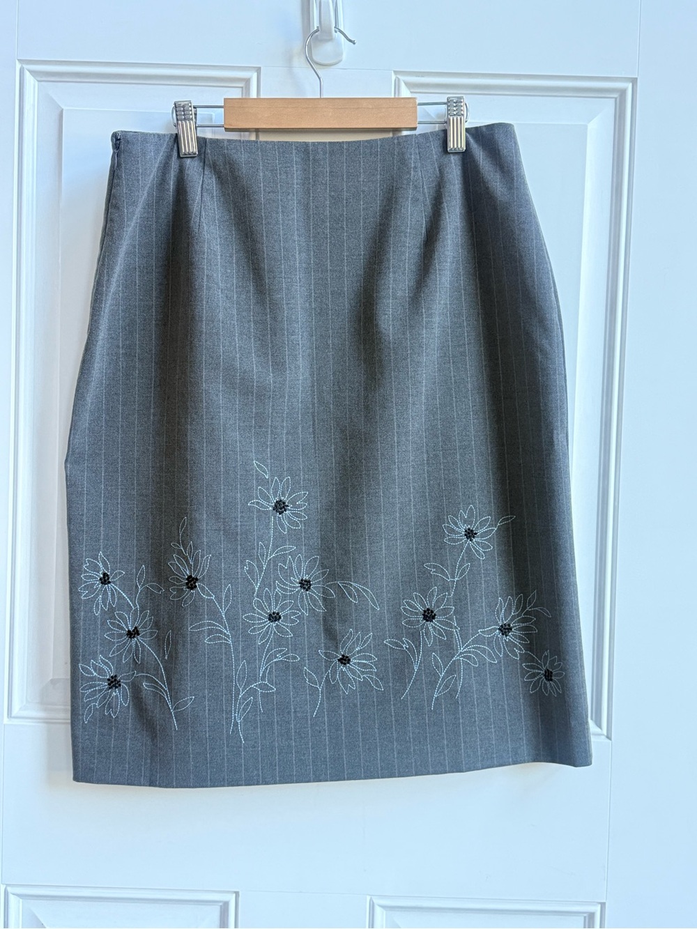 Ann Taylor Pinstripe Gray Pencil Skirt with Floral Embroidery, Office, Business